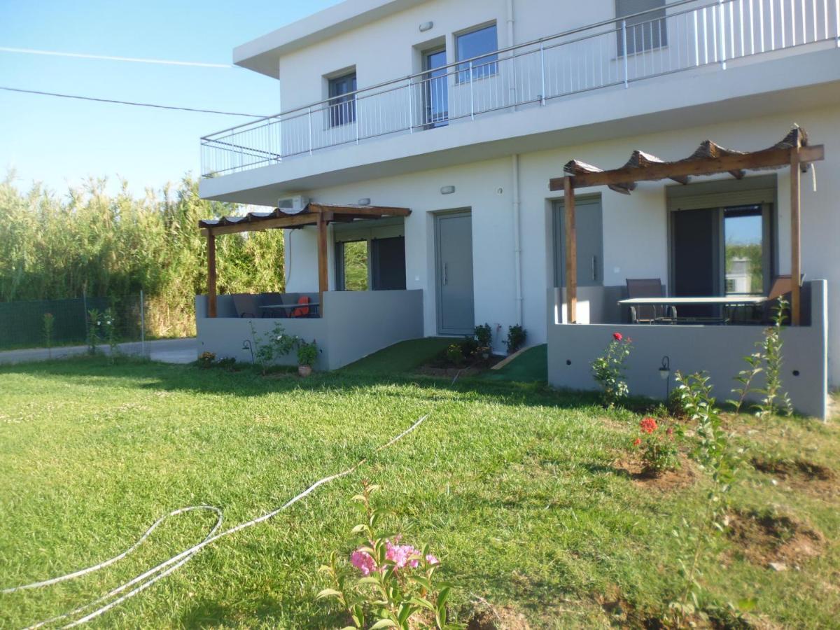 Sea Breeze Apartments Kolymbari Exterior photo